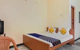 Hotel O Vel Vel Guest House